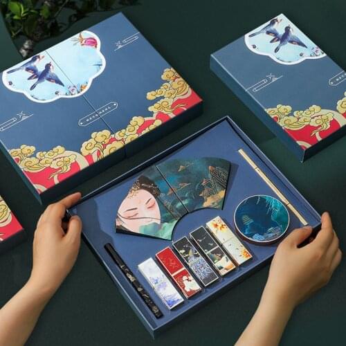 9Pc Cosmetics Makeup Set Chinese Style Carved Lipstick 7-Color Eyeshadow Air Cushion Concealer Eyeliner Beauty Make Up Tools Kit