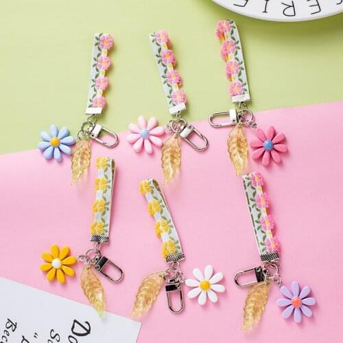 Little Daisy Keychain candy color Keys Women Metal Keyring Jewelry Bag Zinc Alloy Car Key Ring Flower Key Chains For Lovers