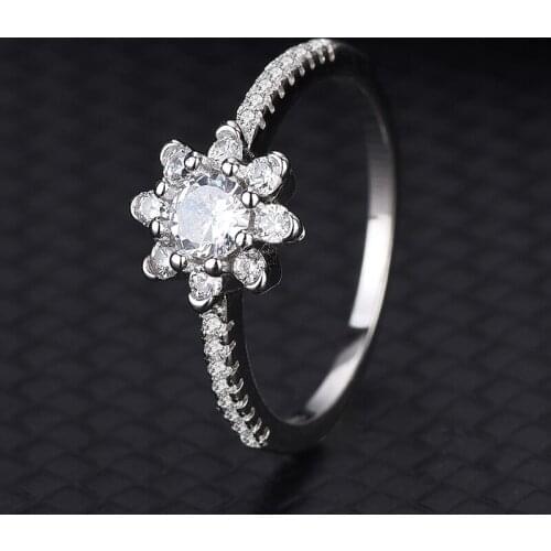 S925 Sterling Silver Snowflake Ring Female Diamond Ring High-end Simulation Of Diamond To Send Lover Proposal Gift Jewelry