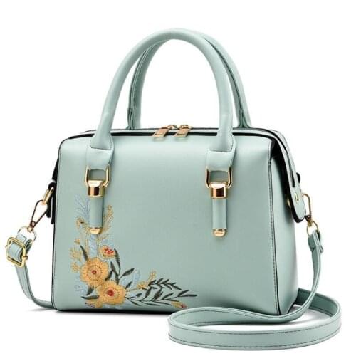 Small fresh lady pillow bag 2020 new fashion embroidered female handbag simple zipper one shoulder messenger bag bolso de mujer