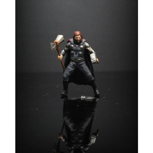 1:64 Scale Resin Die-casting Double Hammer Warrior Doll Model Car Scene Model Layout Collection Decorative Toy Ornaments