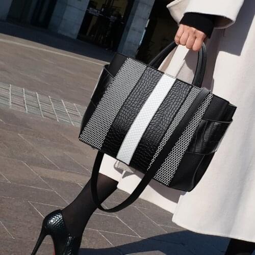 100% Cow Leather Handbags 2021 New Fashion Ladies Hand-held All-match Messenger Large Capacity Shoulder Luxury Brand Bag Gg