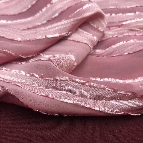 Imported horizontal stripe three-dimensional embroidery, weaving, pink cutting, gauze, fashion fabric, jacquard, silk like chiff