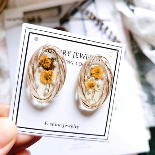 New Design Yellow Dried Flowers Studs Earrings Resin Earring for Woman Girl Charm Trendy Accessories