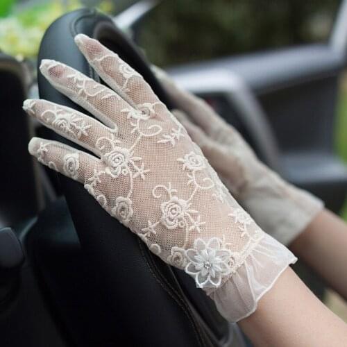 2021 New Spring Summer Female Lace Sunscreen Gloves Anti-UV Non-Slip Driving Gloves Sexy Transparent Touch Screen Mittens
