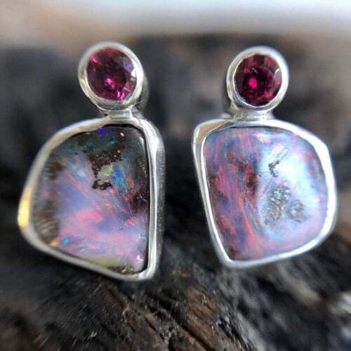 Delicate Colorful Opal Stud Earrings for Women Silver Color Irregular Stone Red Beaded Resin Stud Earrings Fashion Jewelry