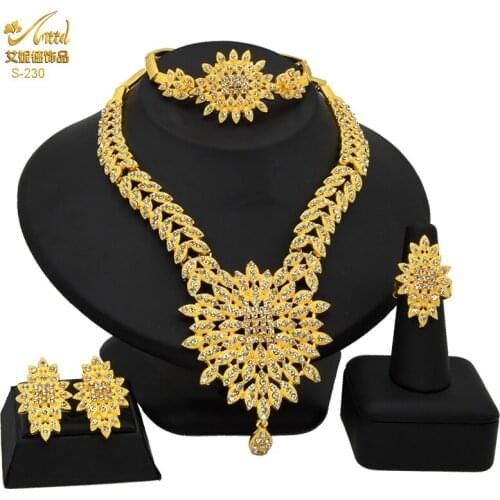 New 2021 Nigerian African Jewelry Sets Dubai Gold Plated Necklace Earrings For Women Hawaiian Wedding Luxury Bridal Accessories