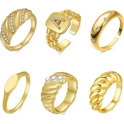 Gold Color Hiphop Fashion Rings for Women Statement Rock Ring with Pearl Rhinestone Ins Style New Design Jewelry for Gifts WC049