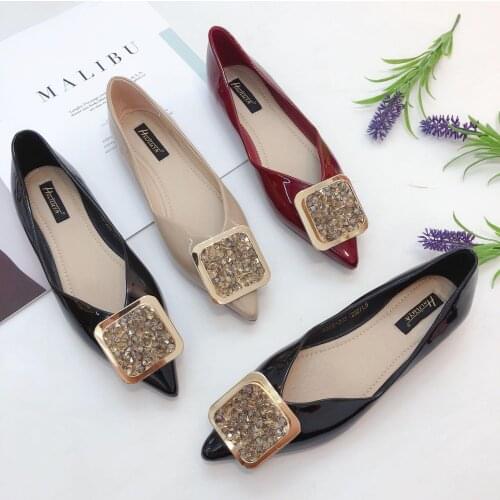 Luxury Loafers Women Patent Leather Pointed Toe Slip-On Spring Autumn Lady Flats Women Metal Button Single Shoes Ballet Flats