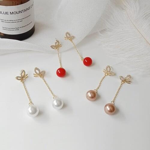 Korean Girl Earrings 2021 Fashion Temperament New Earrings Show Face Thin Butterfly Pearl Long Earrings Womens Clothing Gothic