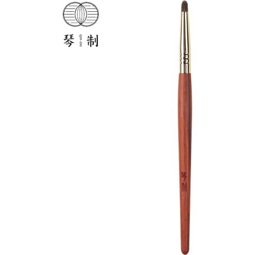 QINZHI Professional Handmade Make Up Brush 015 Small Eye Shadow Blending Brush Soft Red Squirrel Hair Makeup Brushes