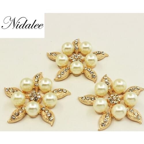 Nidalee Beautiful Buttons