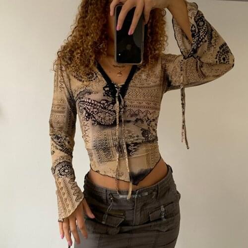 Y2K Fairy Vintage Graphic Print T-shirt Women Tie Up V Neck Long Flare Sleeve Cropped Top Autumn Tees Women Grunge Clothes