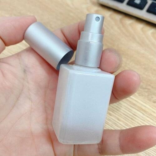 15ml Square Gradient Pink White Glass Perfume Bottle Atomizer Roll on Bottle Pendant Empty Containers for Cosmetic Roller Bottle