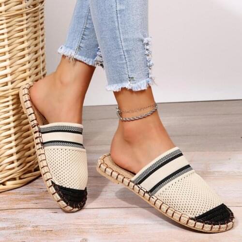 2021 Breathable Womens Slippers Comfortable Air Mesh Fashion Plus Size 43 Cover Toe Slip-on Soft Women Sandals Flat Shoes