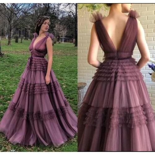 2020 Elegant Evening Dresses V Neck Tulle Tiered Skirts Backless Prom Dress Floor Length Custom Made Formal Party Gowns
