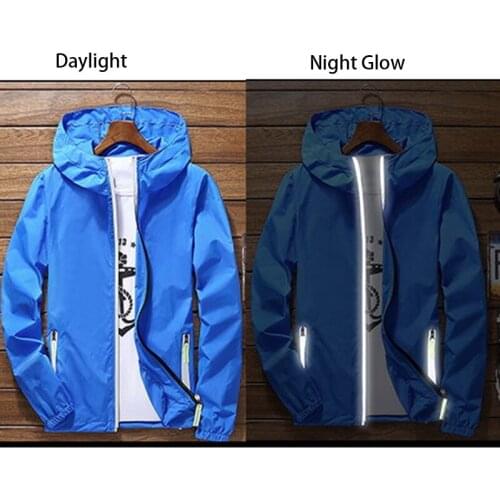 Mens Summer 2021 New Fashion Hooded Jacket Thin Windbreaker Packable Skin Jacket Sunscreen Waterproof Beach Casual Mens Jack