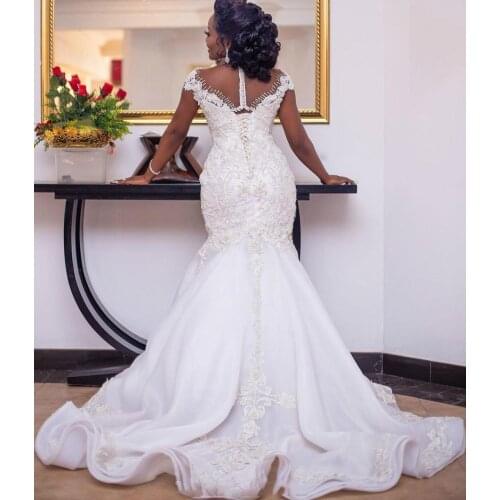 Plus Size Arabic Luxurious Lace Beaded Wedding Dresses Sheer Neck Mermaid Bridal Dresses Vintage Wedding Gowns Vestido