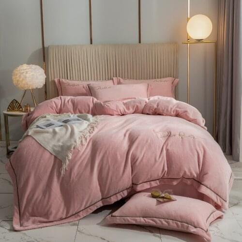 Pink Winter 100% crystal velvet thickening encryption four-piece reactive printing and dyeing process duvet cover