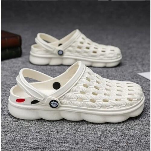 2021 New Fashion Sandals Men Clogs Slippers Soft Bottom Beach Sandals Men Clog Sandals Comfortable Breathable Ankle-Wrap
