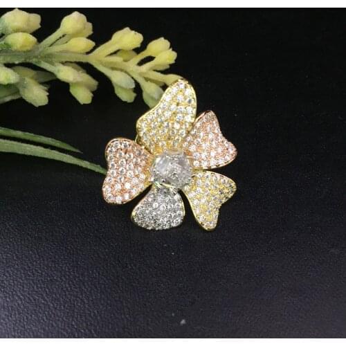 Lanyika Fashion Jewelry Exquisite Calla Lily Brooch Pin design for Woman Engagement Wedding Micro Paved Zircon Popular Gifts