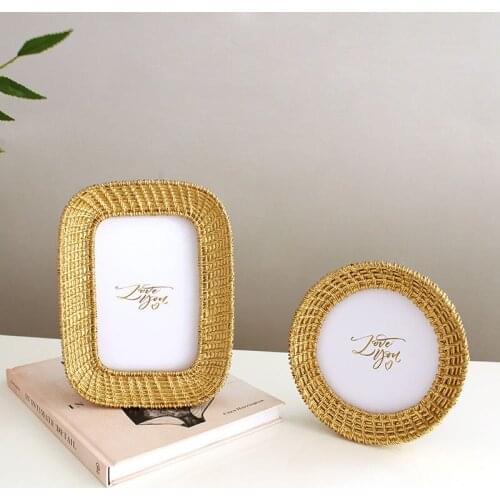Simple and Light Luxury Golden Mini Woven Resin Small Photo Frame Decoration Set 6 Inch Round Photo Frame Oval Frame