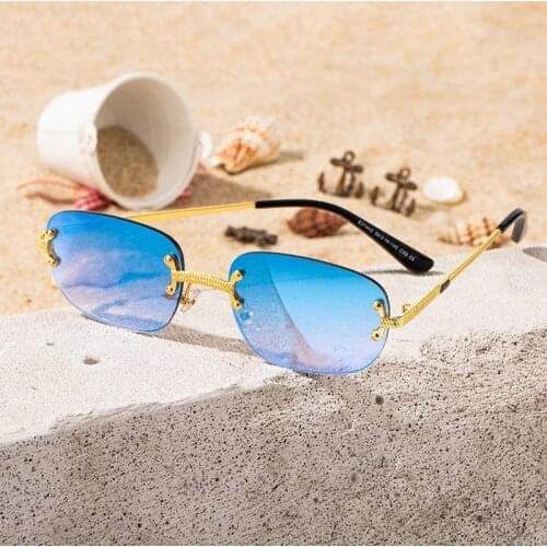 Fashion Metal Square Sunglasses Men And Womenanti-ultraviolet glasses Vintage Driving Eyewear 2021 latest fashion style Eyewear