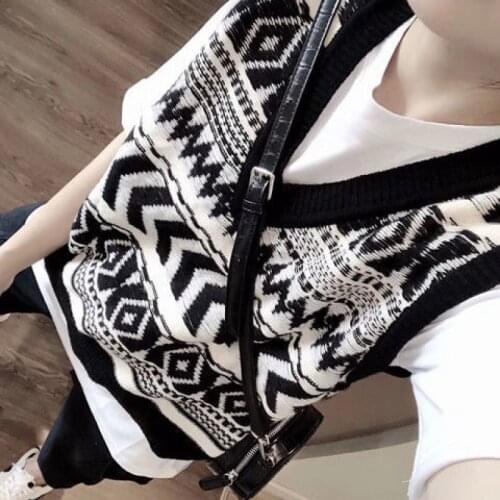 Nimorog Aijie New Knitted Cashmere Sweater Vest Women Pullover Vintage Sleeveless V-Neck Korean Female Waistcoat Sweater Tops