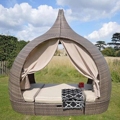 Outdoor Nordic leisure rattan cabin, suitable for use on the roof courtyard garden beach