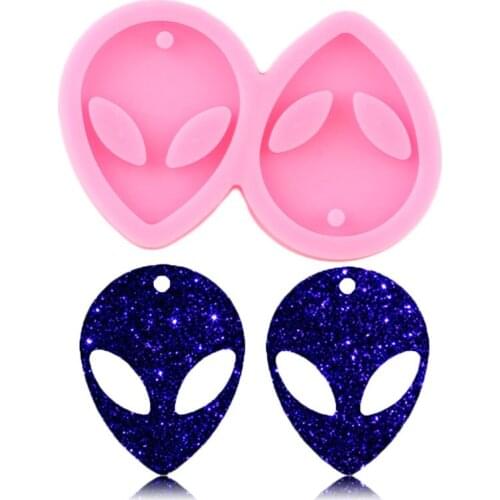 Shiny Glossy Alien Keychain Mold Necklace Jewelry Making Epoxy Resin Keychains Silicone Molds Fondant Cake Decorating Tools