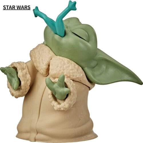 Original Star Wars The Bounty Collection The Child Froggy Snack Pose The Mandalorian The Child Baby Yoda Toy 2.2-Inch Hasbro