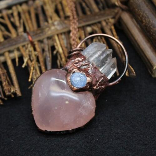 Healing Jewelry Natural Crystal Necklace for Women Big Heart Pendulum Kyanite Stone Clear Quartz Pink Crystal Pendant Necklace