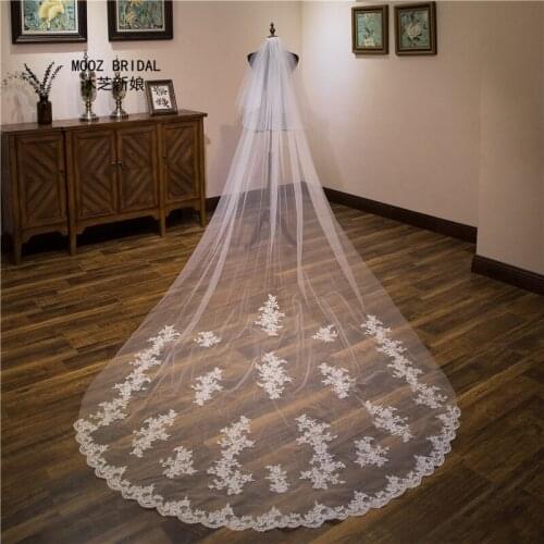 New 2018 Bridal Veils Elegant Appliques Lace Edge 2-Tie Cathedral Wedding Veil with Comb