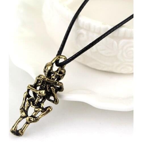 Men Infinity Love Necklace Couple Skulls Hug Pendant Necklace Gothic Jewelry Neck
