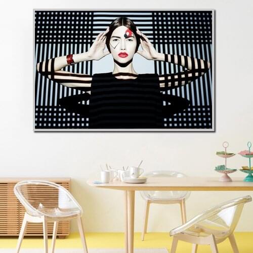 Fashion modern Girl Salon Wall Art Print Canvas Painting NordicWoman Art Prints Home Decoration Picture for Living Room Unframed