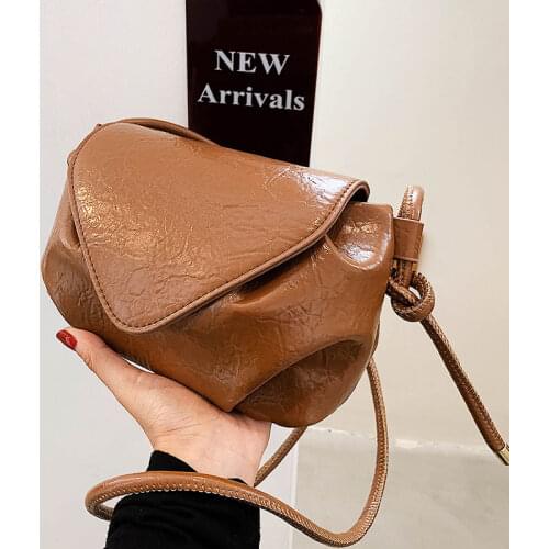 Vintage Flap Bucket bag 2021 Fashion New High-quality PU Leather Womens Designer Handbag Pleated Shoulder Messenger Bag Purses