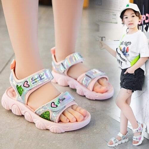 Girls' sandals 2021 new summer soft-soled non-slip sports fashion childrens princess beach big kids student pink flat shoes