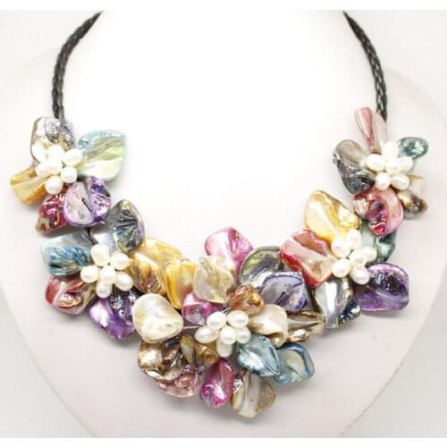 Jewelry natural white pearl & Multicolor shell pearl 5 flower pendant necklace 18" long