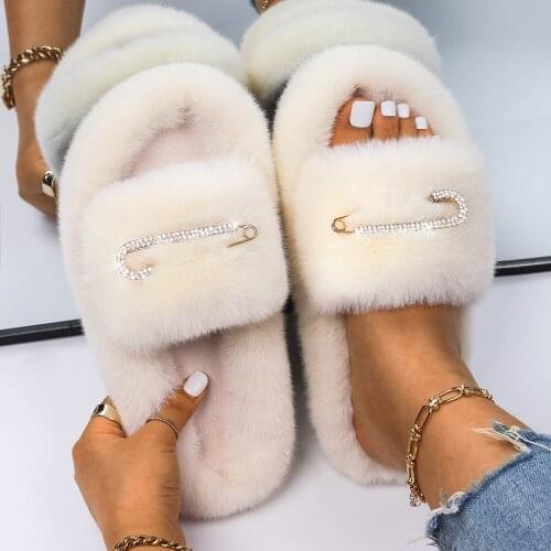 Slippers Female Rhinestone Pin Decor Faux Fur Slides Women Chic Fluffy Indoor Slippers Fur Flip Flops Luxury Designer Shoes 2021