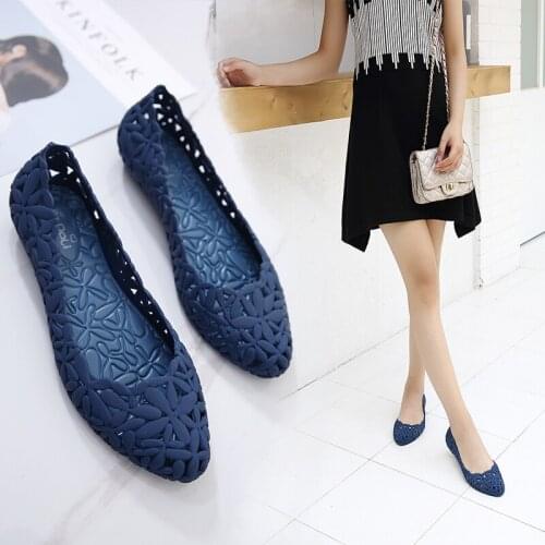Women New Summer Hollow Pointed Toe Jelly Shoes Cut Out Breathable Flat Flower Cover Heel Leisure Closed Toe Sandals Droshipping