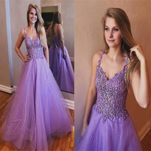 2021 Charming Light Purple Evening Gowns with Lace Appliques Beads Sexy V-neck A-line Party Dress for Special Occasions