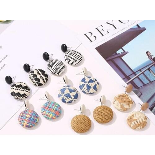 Bohemian Retro Button Colorful Statement Earrings Ethnic Style Hand Woven Straw Paper Round Pendant Dangle Earrings for Women