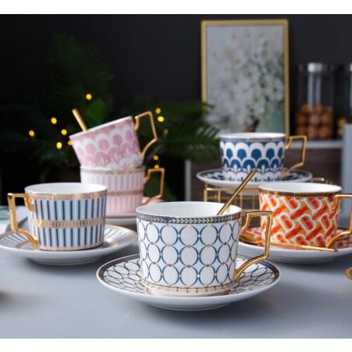 Fashion gold rim rose ceramic coffee cup saucer home tea cup set simple afternoon tea saucer with spoon Holiday gift