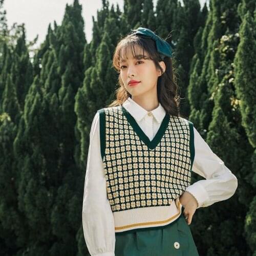 Vintage Sweater Vest Women 2021 Korean Style Streetwear Chic Geommetric Plaid V Neck Sleeveless Pullover Knitted Tank Tops T683