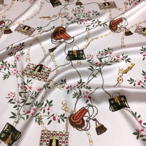New stretch silk satin fabric light pink bottom branch vine flower chain bag printed fabric dress shirt sewing material Alibaba