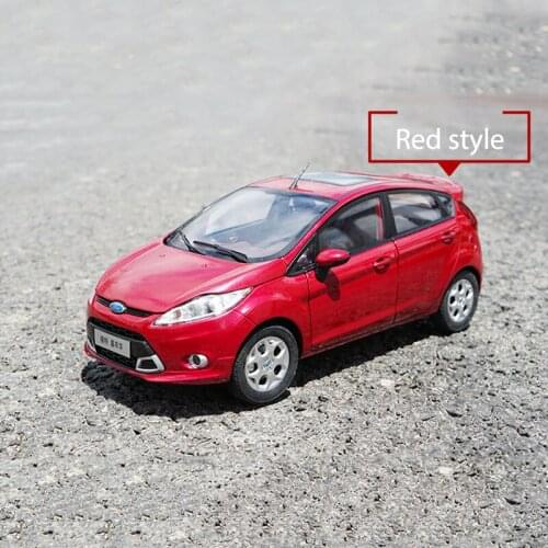Diecast Model Car 1/18 FIESTA 2006 Simulation Alloy Car Model Classic Metal Toy Collection Display Kids Toys Boys Toy Cars