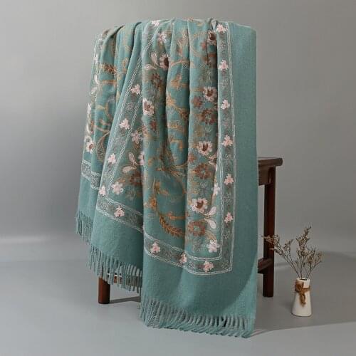 Capes Ponchos Winter Scarf Women Embroidered Black Paisley Head Scarf Pashmina Cashmere Cachecol Tassels Scarves Vintage Shawl