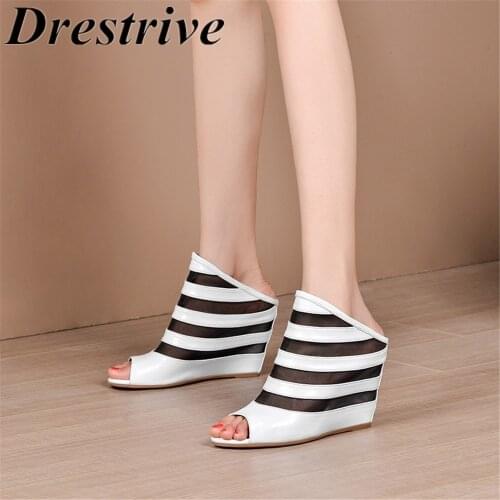 Drestrive Women's Clogs