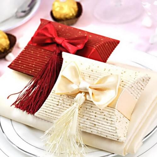 Cute Tassel Paper Pillow favor Box Wedding Party Favour Gift Candy Boxes Chocolate Birthday Baby Shower Favor Packaging Red