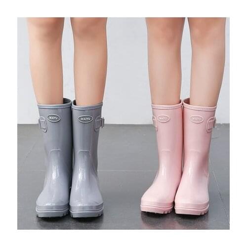 2018 new Platform Rain Boots Ladies Rubber Ankle Boots Low Heels Women Boots Slip On Flats Shoes Woman Plus Size 36-40